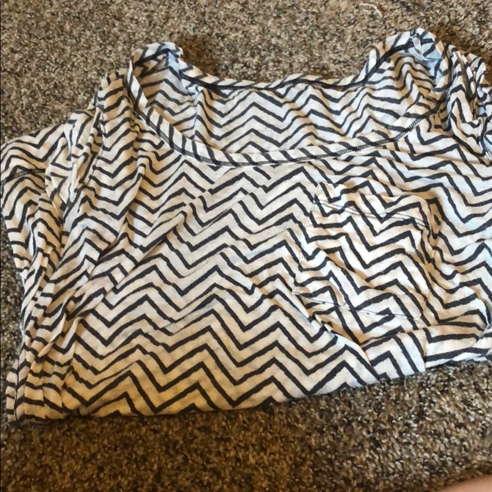 Lululemon chevron tee